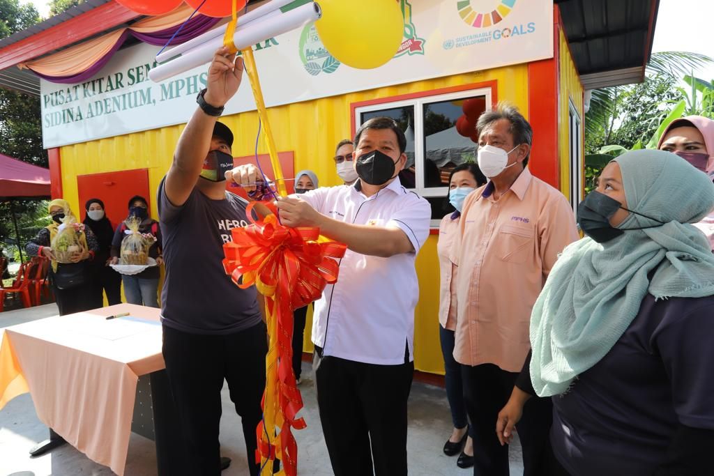 5区推“垃圾变黄金”计划 乌雪市会一年回收8吨资源