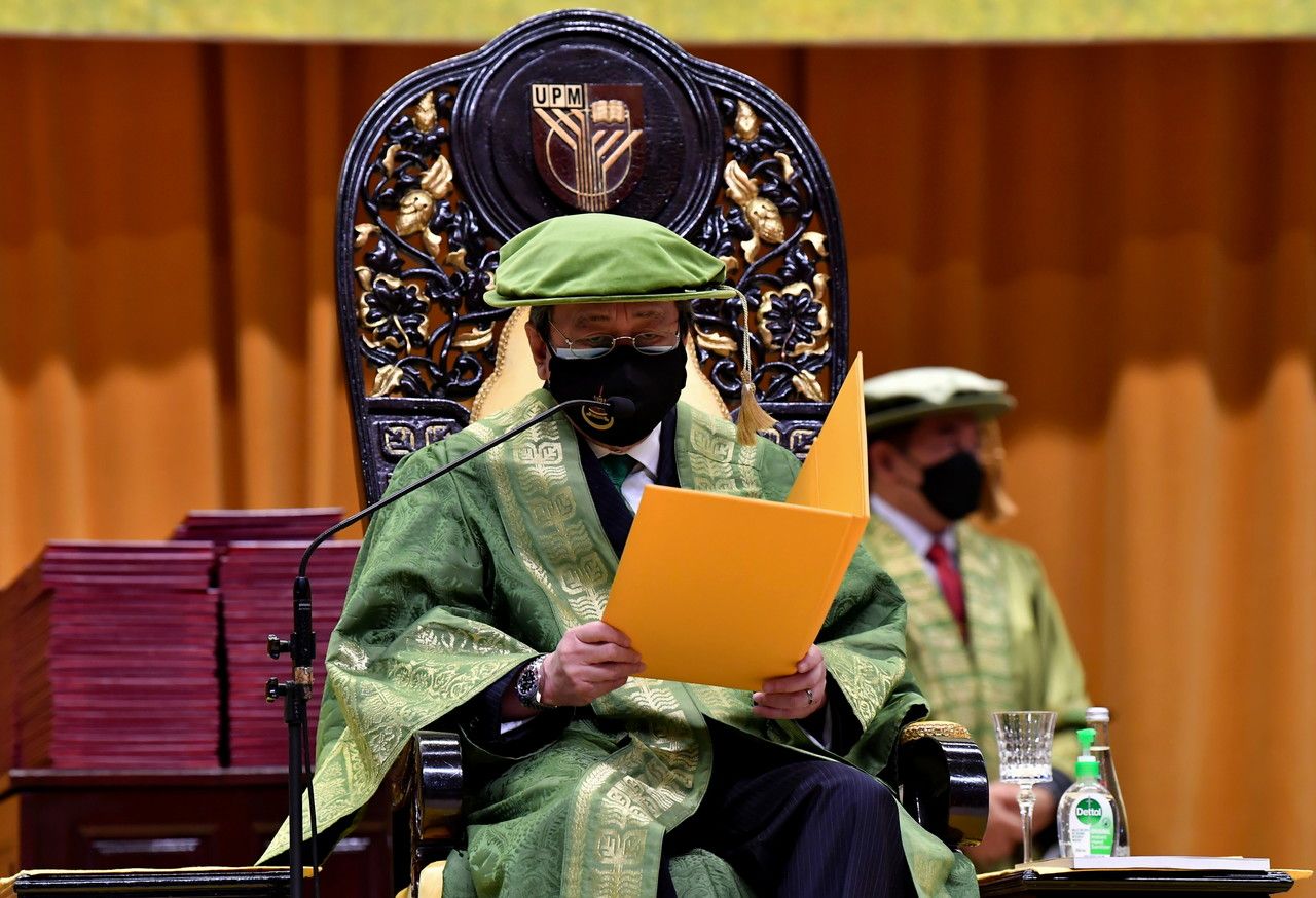 Sultan Selangor gesa graduan UPM sanjung tinggi perlembagaan, undang-undang