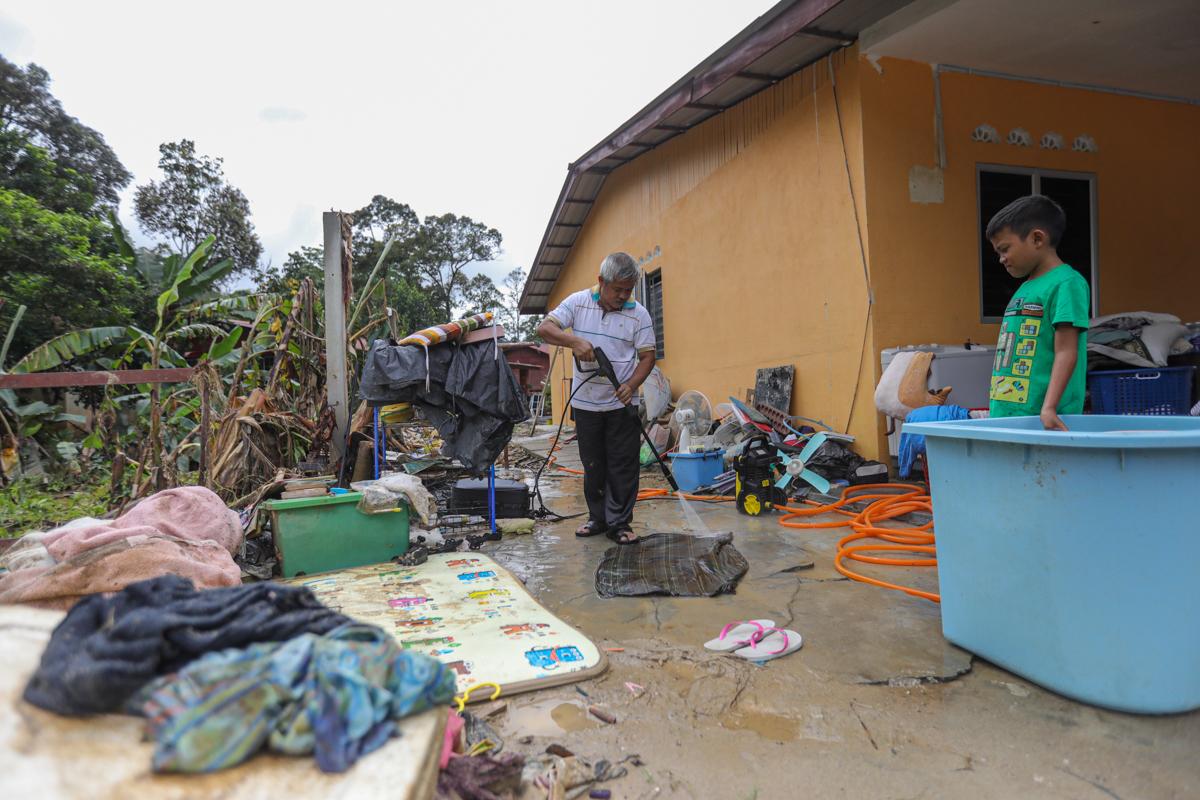 Mangsa banjir lega dikecuali bil air, tidak runsing tanggung kos pembersihan