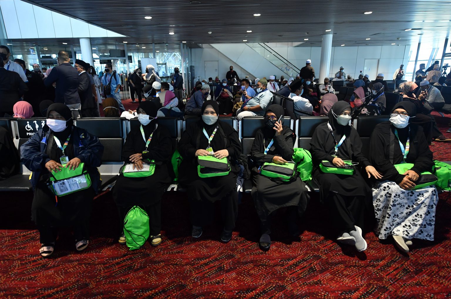 Umrah ditangguh sebulan, perkenal SOP baharu kekang penularan Omicron