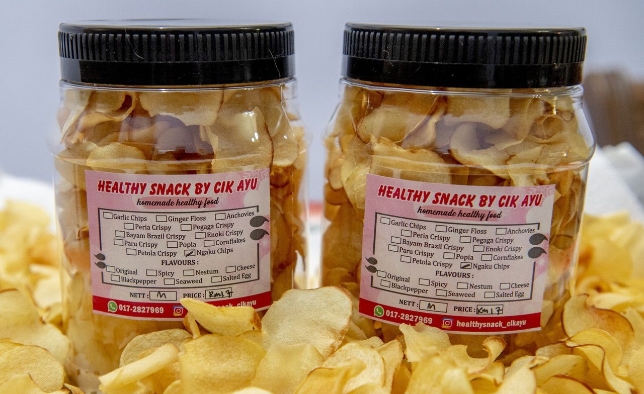 Hanya setahun sekali, kerepek ngaku laris ketika Tahun Baharu Cina