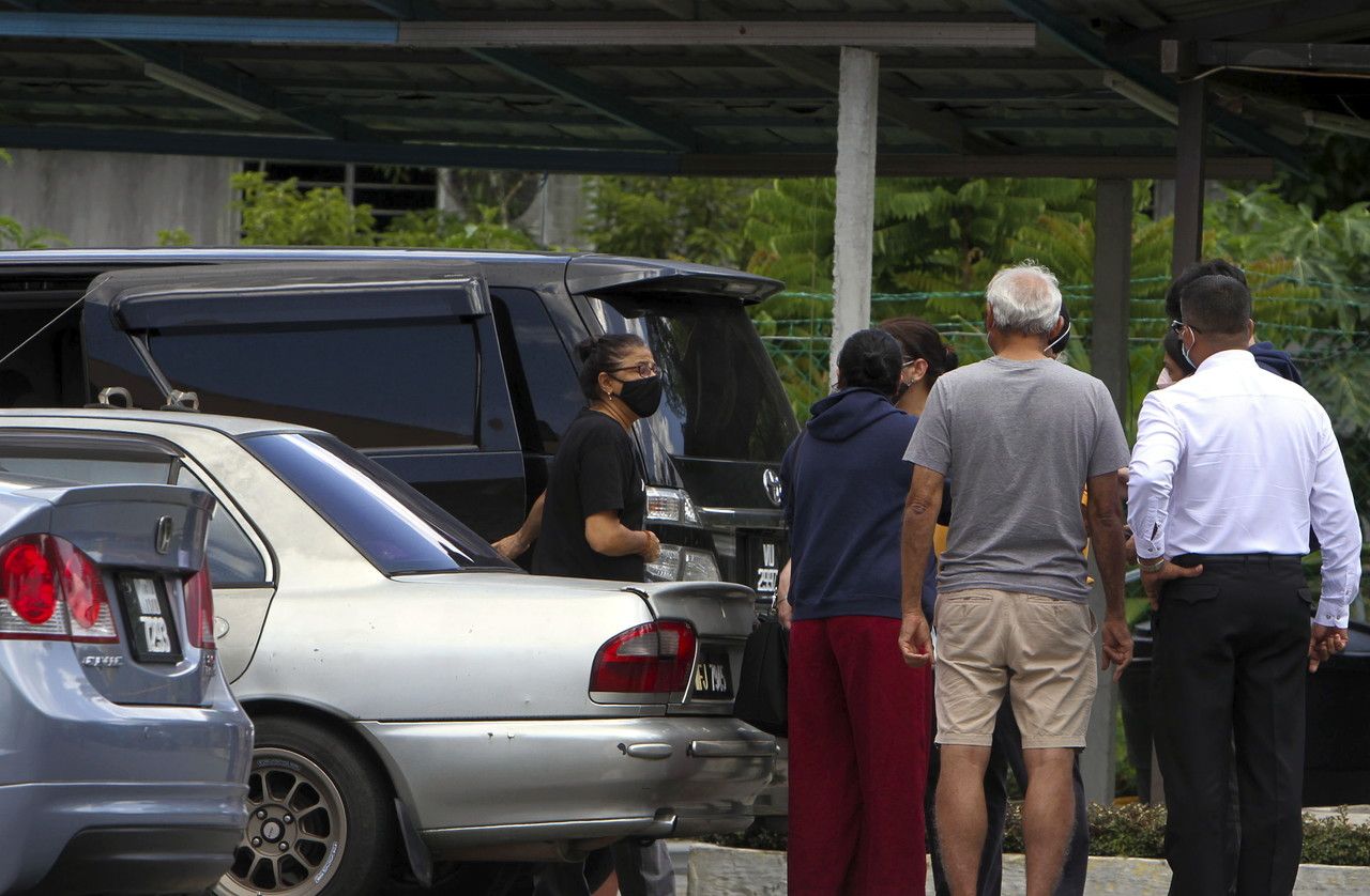 Jasad Shebby dibawa ke Nirvana Memorial Centre Skudai untuk penghormatan akhir