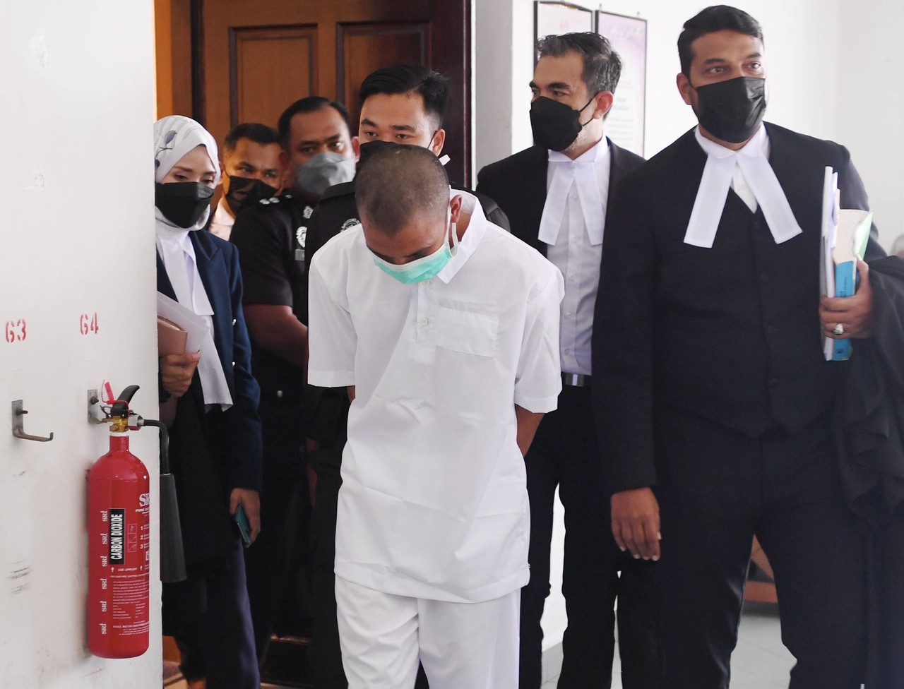 High Court orders teenager who tried to steal from mosque to perform community service instead
