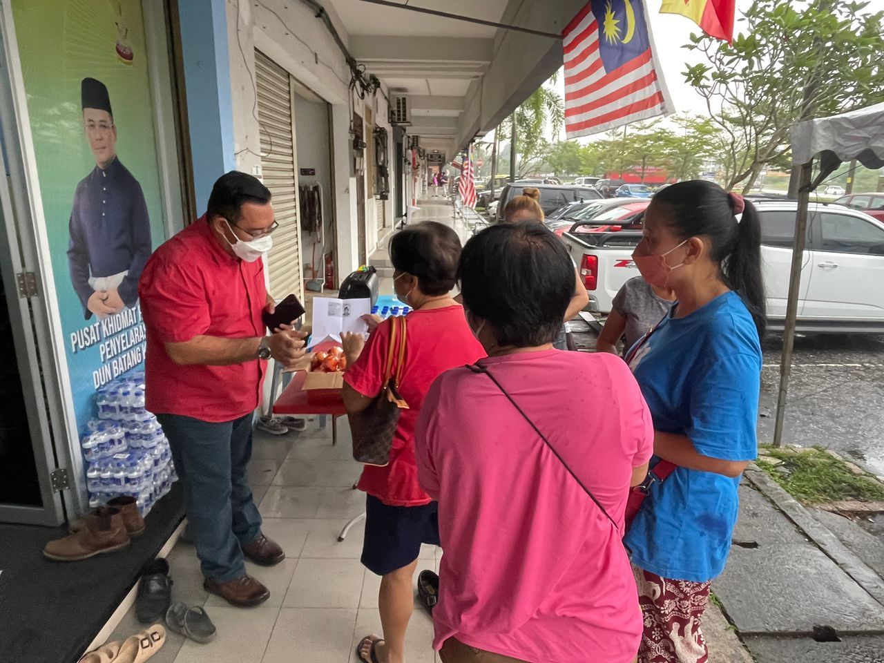 400 warga DUN Batang Kali dapat baucar beli-belah Tahun Baharu Cina