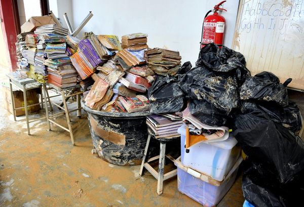 教育部:洪水灾区学生下周返校 免费替换受损课本