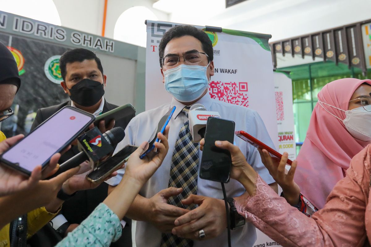 Masjid, surau negeri terkesan banjir dibuka dua minggu lagi
