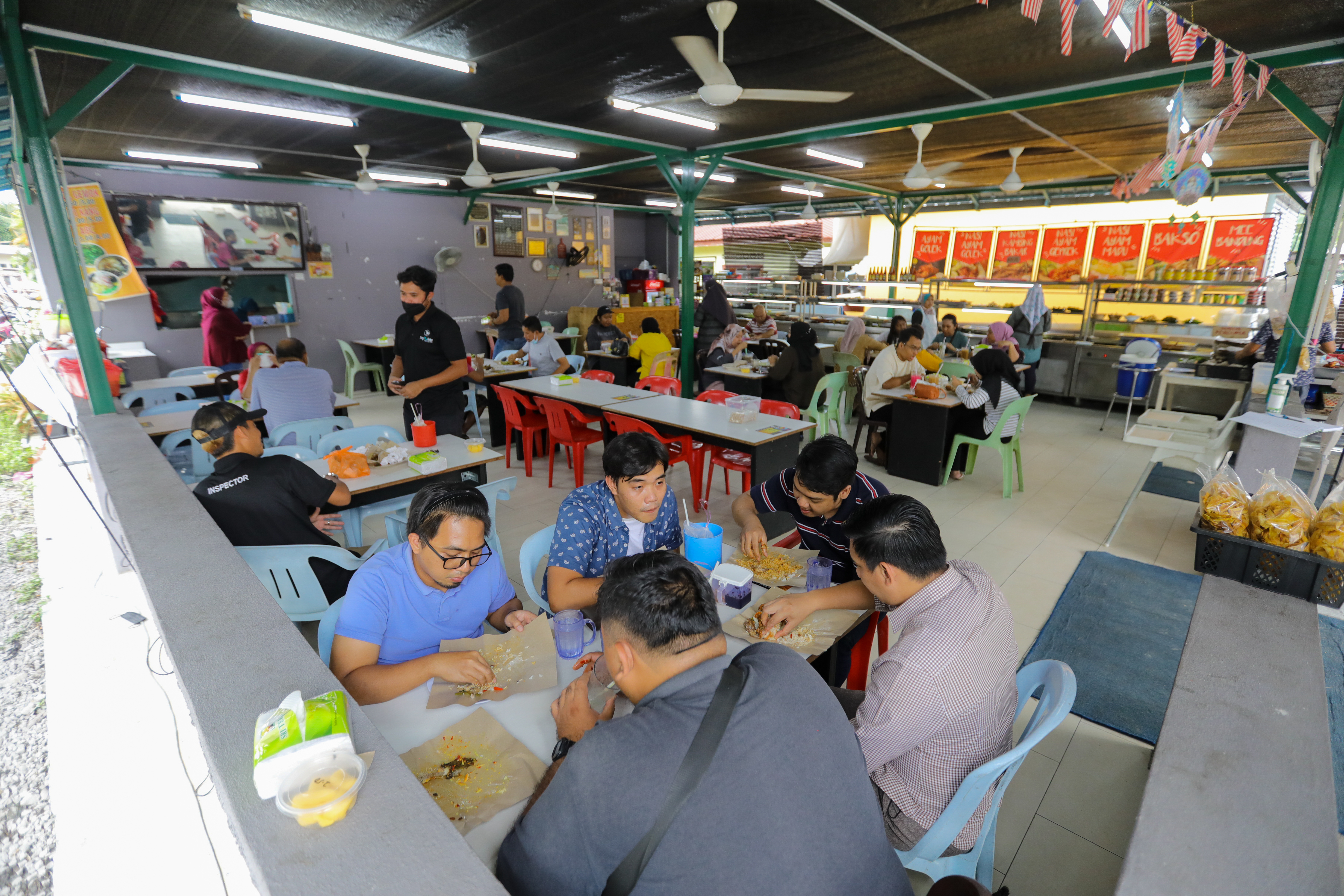 Pengusaha makanan di kampus terima moratorium sewa enam bulan