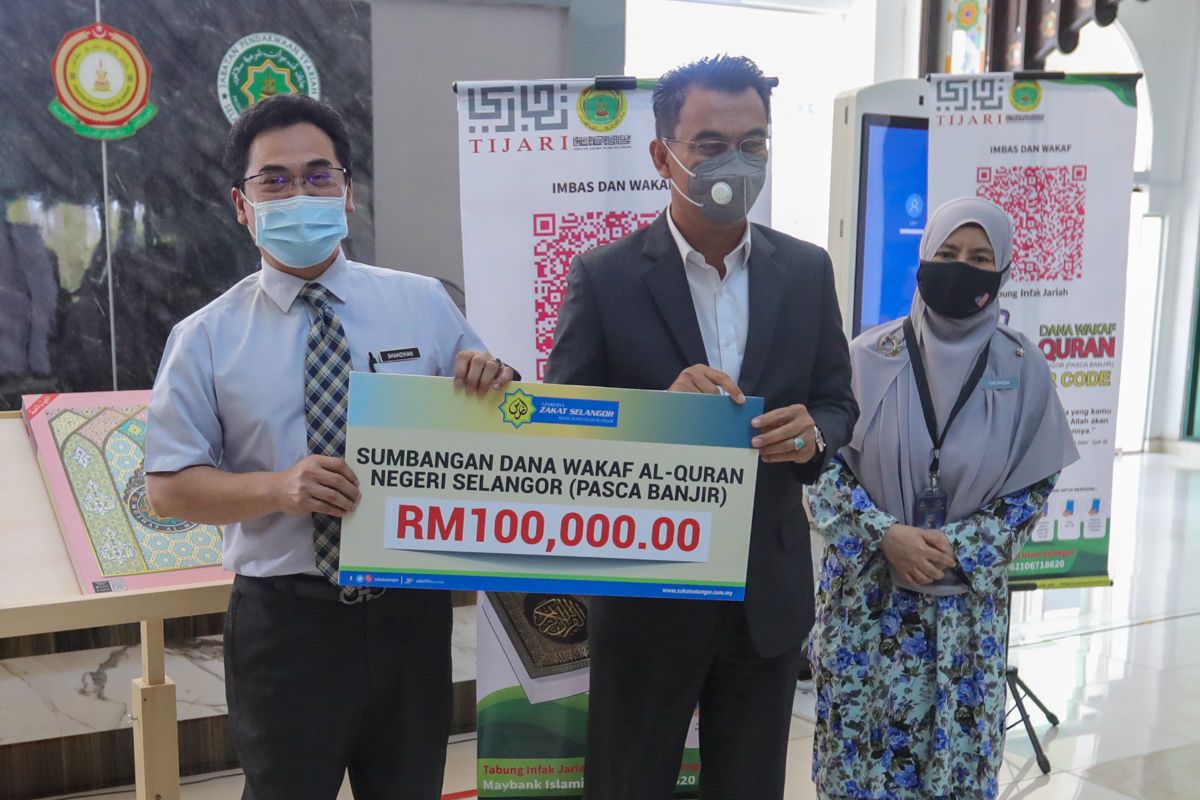 155 tan al-Quran rosak akibat banjir,  Jais sasar beli 50,000 kitab baharu