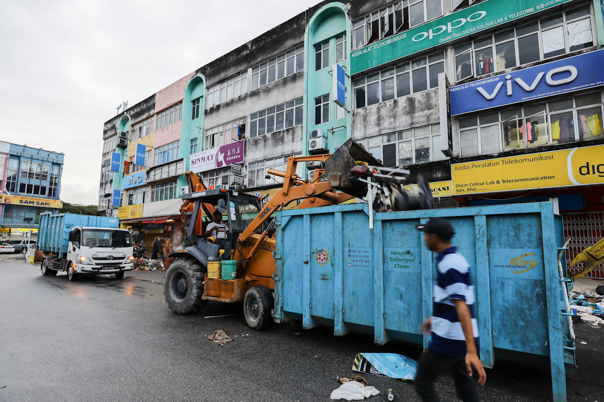 Lebih 47,000 tan metrik sampah banjir dikutip, kerja pembersihan hampir selesai