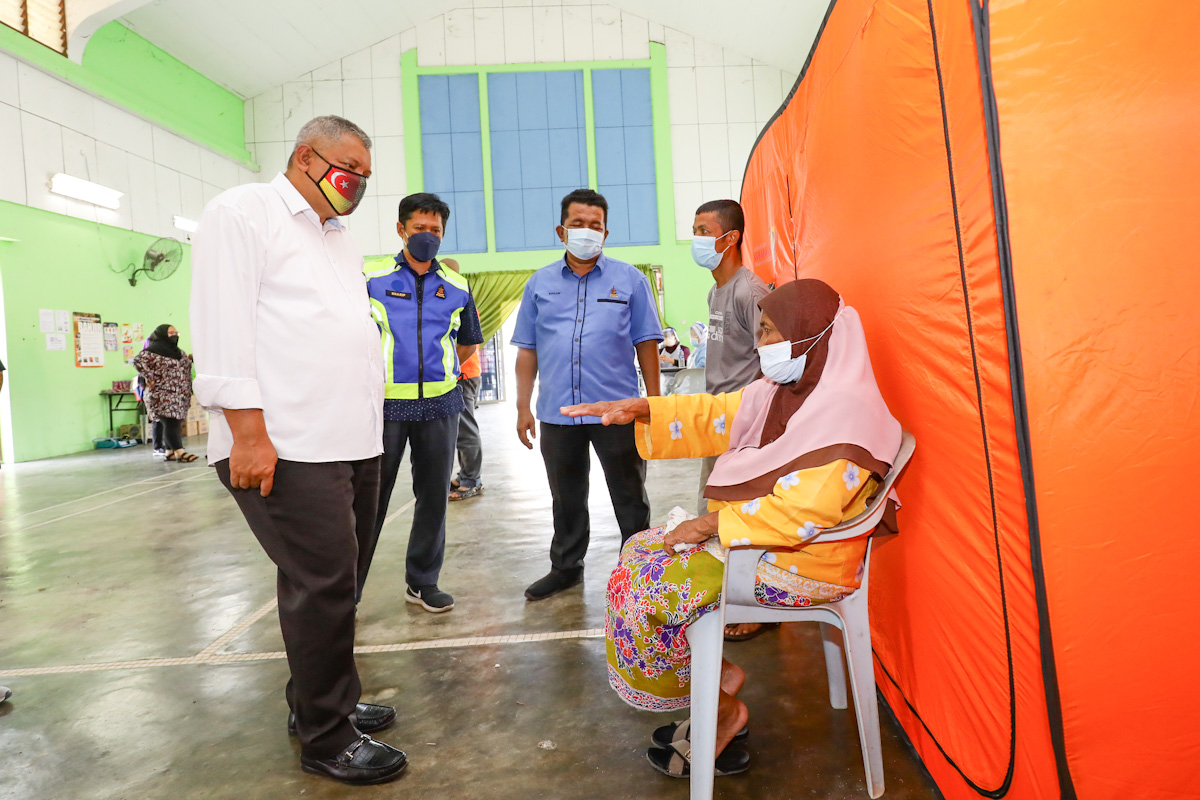100 keluarga mangsa banjir di Morib sudah terima bantuan RM1,000