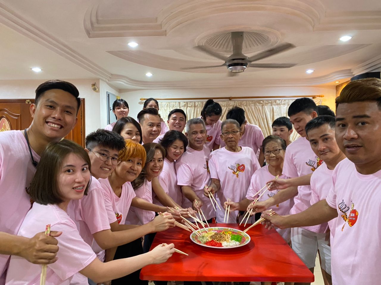 Tahun Baharu Cina: Tradisi makan besar bersama keluarga disambut sederhana
