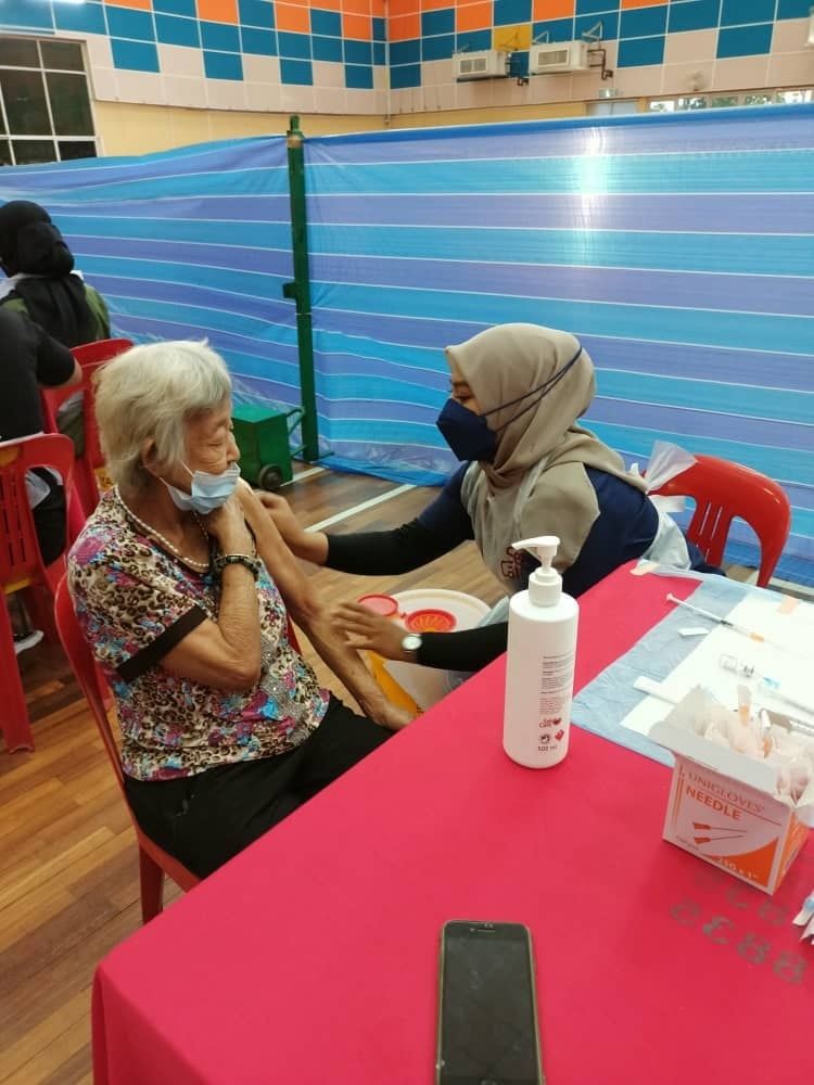 3.5万接种科兴疫苗长者 受促尽快施打加强剂应对Omicron