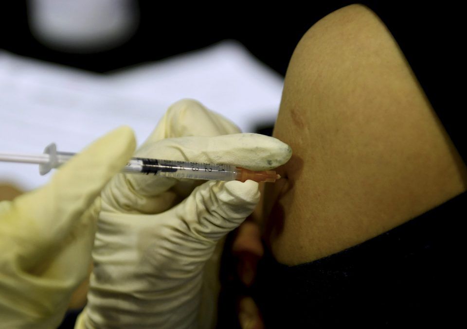 33.2 விழுக்காட்டு சிறார்கள் கோவிட்-19 தடுப்பூசியை முழுமையாகப் பெற்றனர்