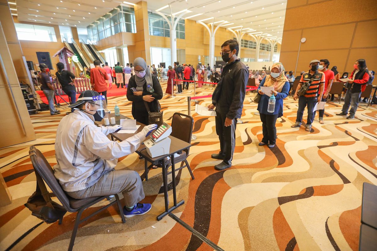 Covid-19: Jangkitan harian turun bawah paras 30,000 kes