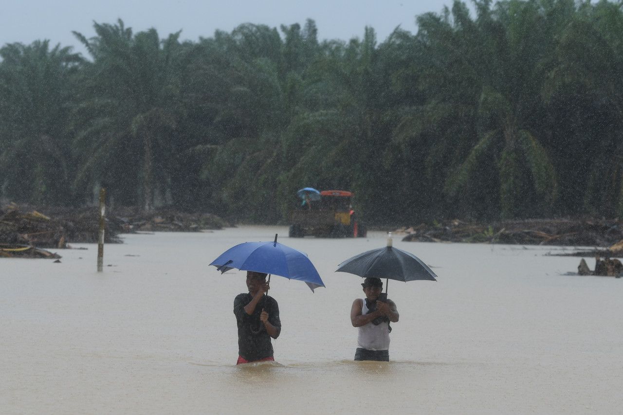 Lima sungai utama Kelantan pada paras bahaya, jumlah mangsa banjir terus meningkat