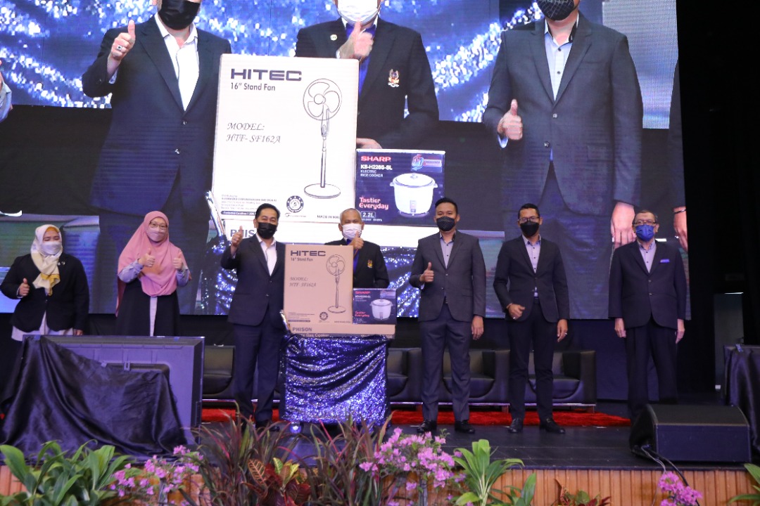 301 kakitangan MBSA mangsa bah terima bantuan wang tunai, peralatan elektrik