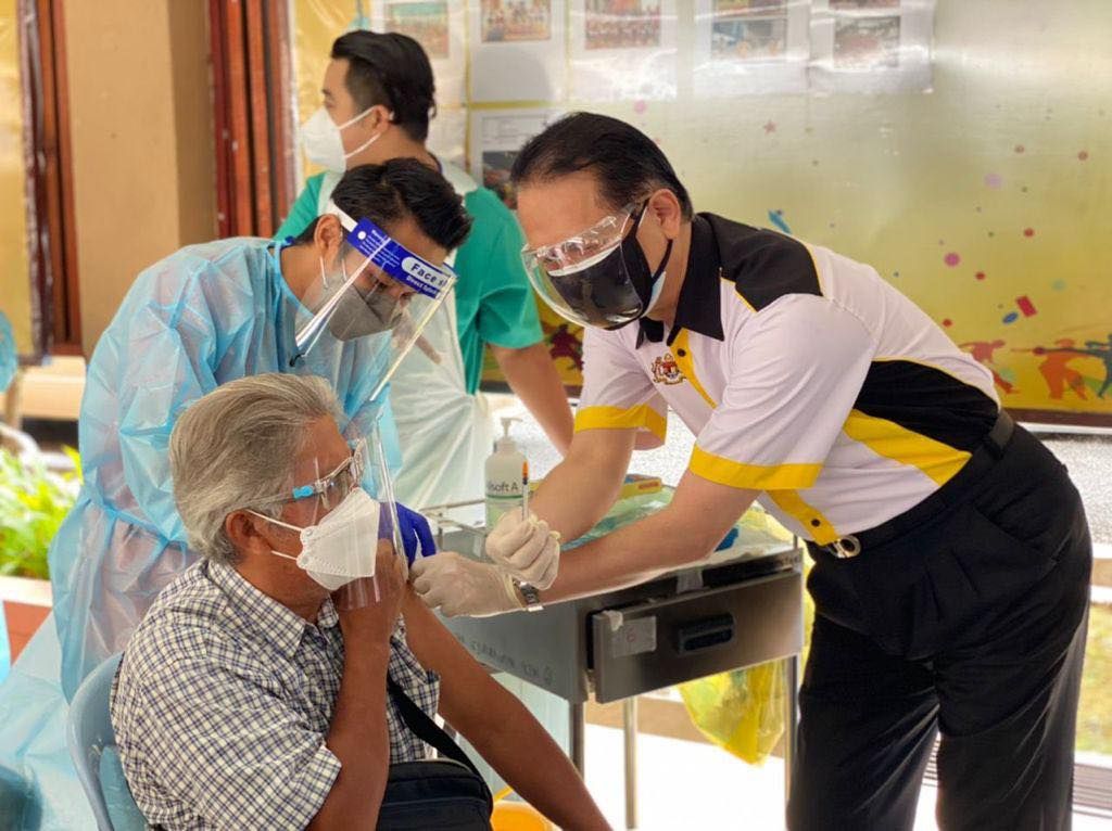 冠病累计3.2万死亡病例 诺希山：61%涉及老年人