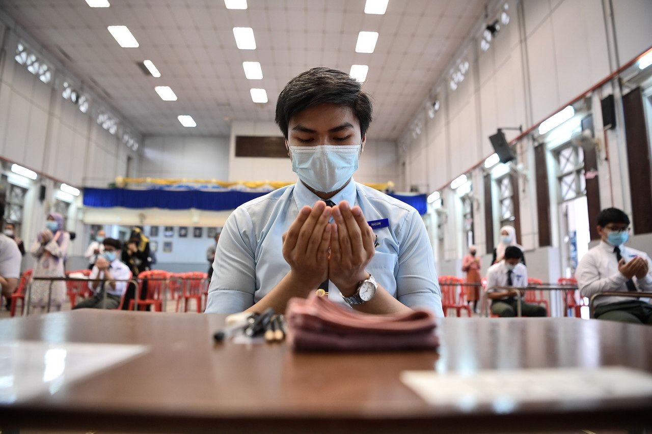 ஜி.பி.எம்.எஸ் எம்.பி.ஐ உடன் இணைந்து மாணவர்களுக்கு இலவச சிம் கார்டுகளை விநியோகம் செய்கிறது