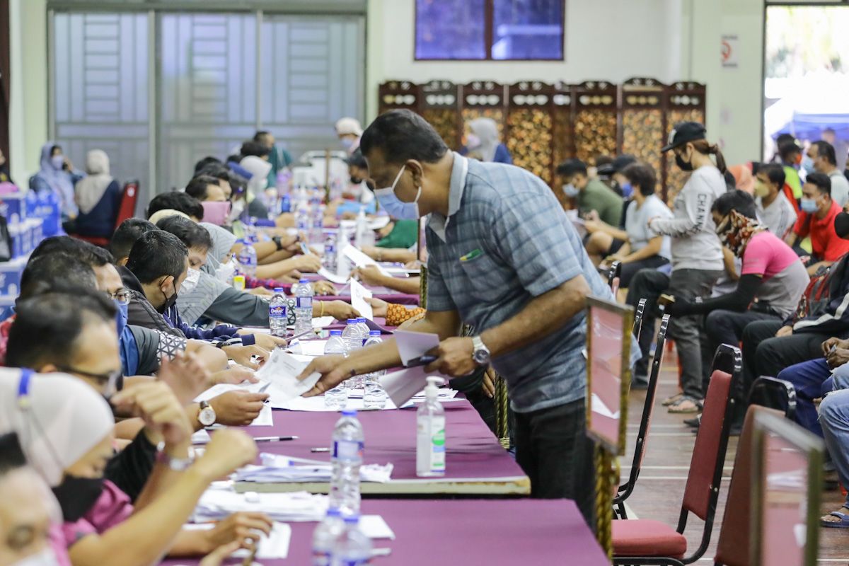 வெள்ள உதவி நிதியை இன்று 10,000 பேர் பெறுகின்றனர்