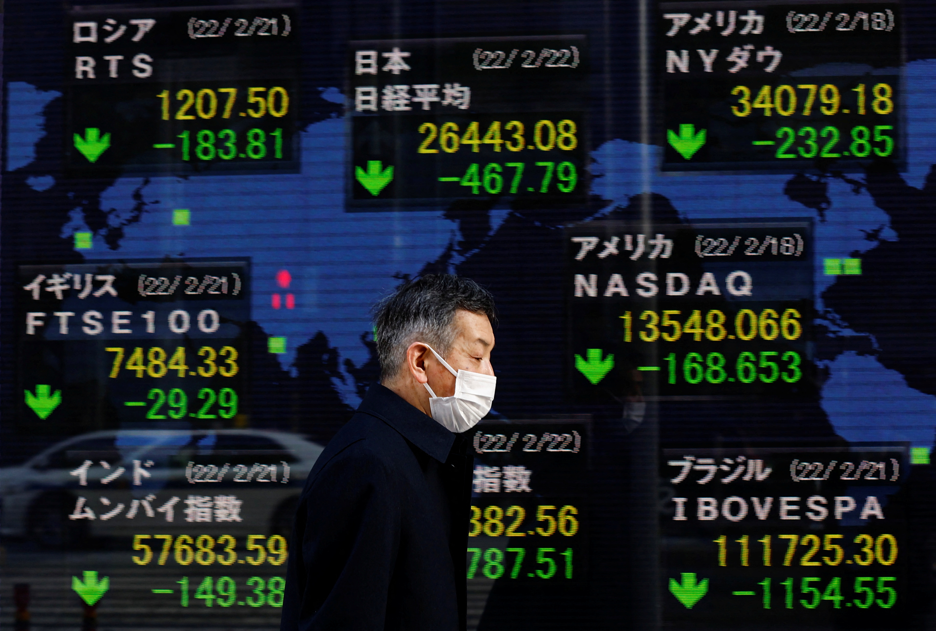 Tokyo raises alert level amid resurgence in Covid-19 cases