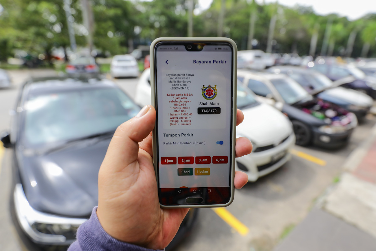 No more coupon purchases at local councils with Selangor's digital parking system