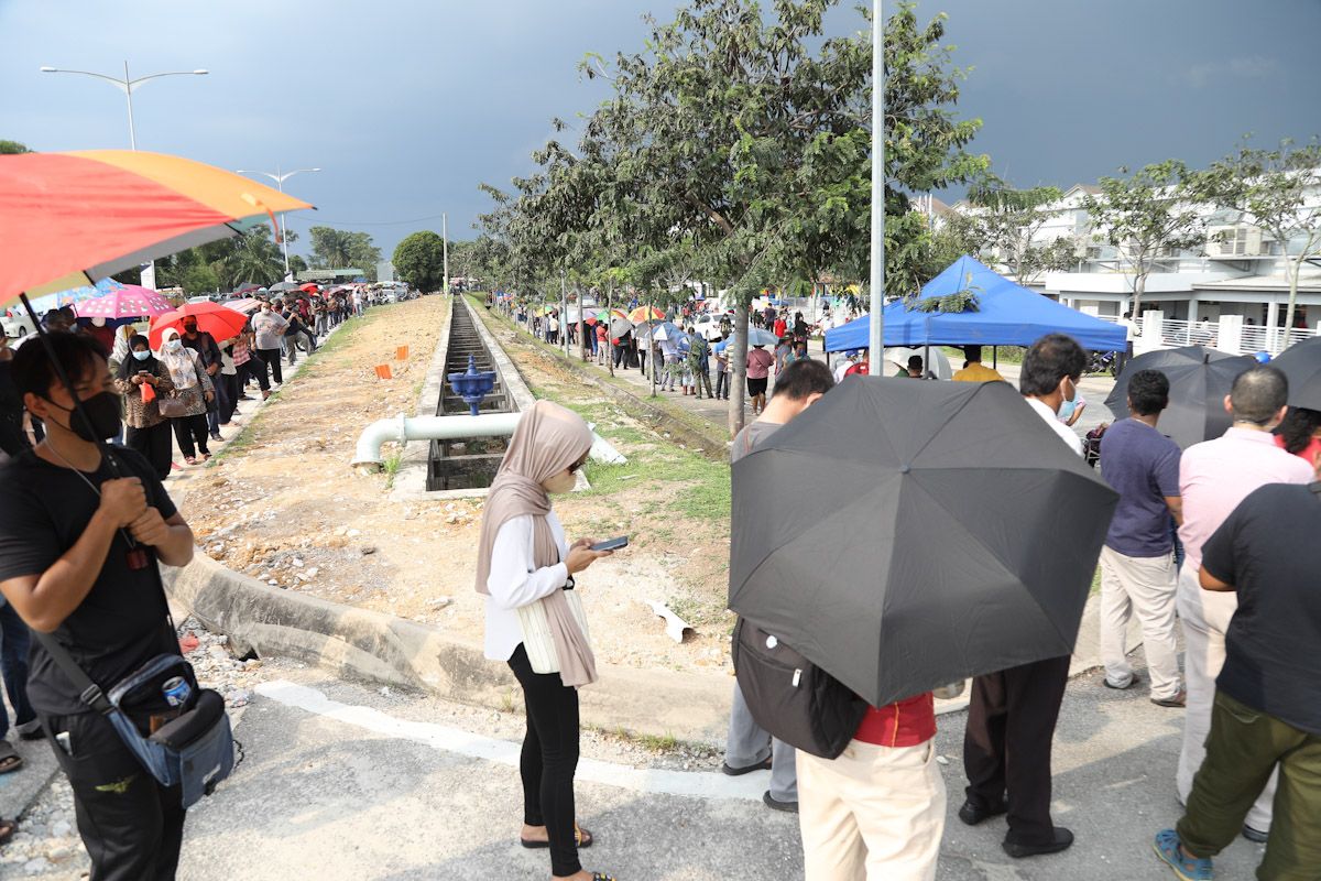 நெரிசலைத் தவிர்க்க வருகை நேரத்தை முன்கூட்டியே திட்டமிடுவீர்-வெள்ள நிதி பெறுவோருக்கு கோரிக்கை