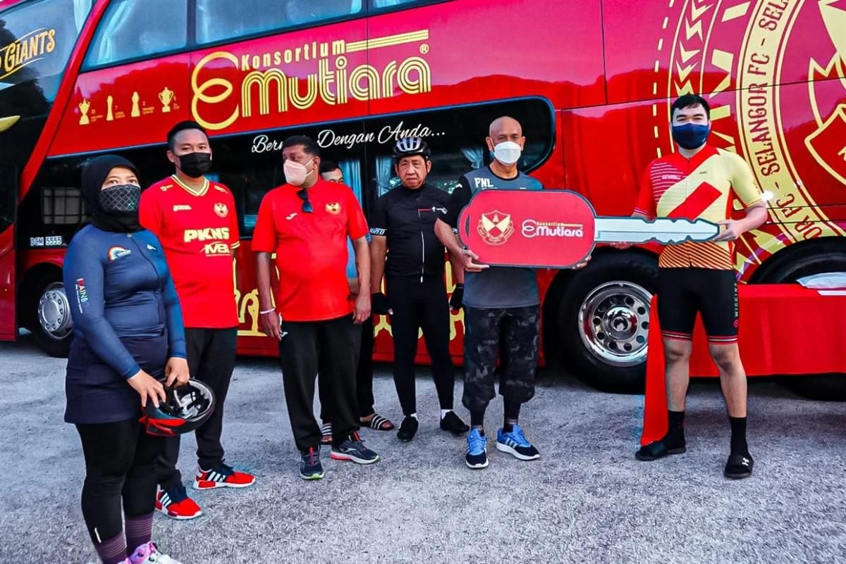 Selangor FC dapat tajaan bas dua tingkat berwajah baharu