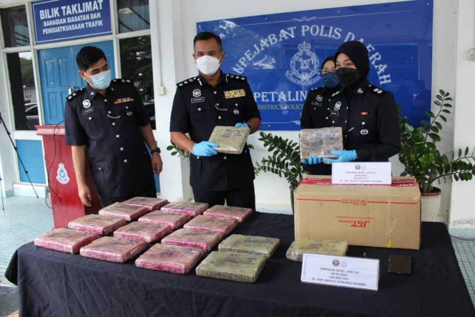 警方上周日逮捕两男 起获6万令吉大麻