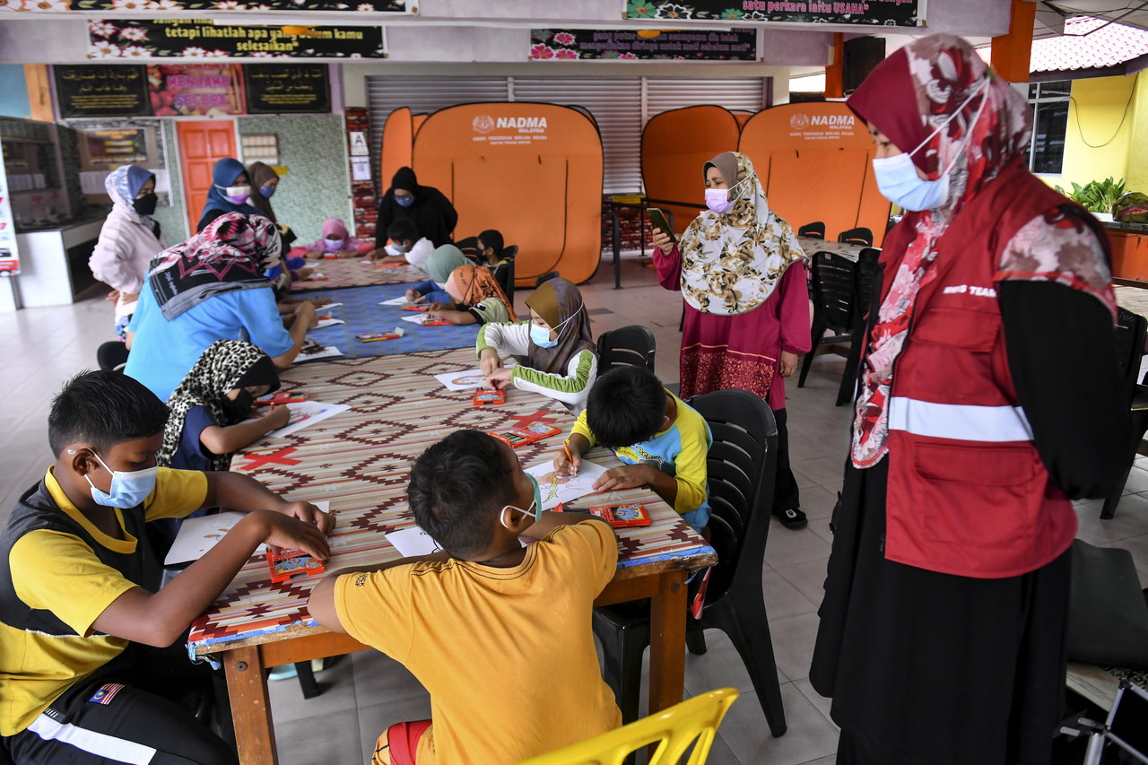 Radzi: KPM buka bilik gerakan, urus pusat peperiksaan SPM terjejas banjir