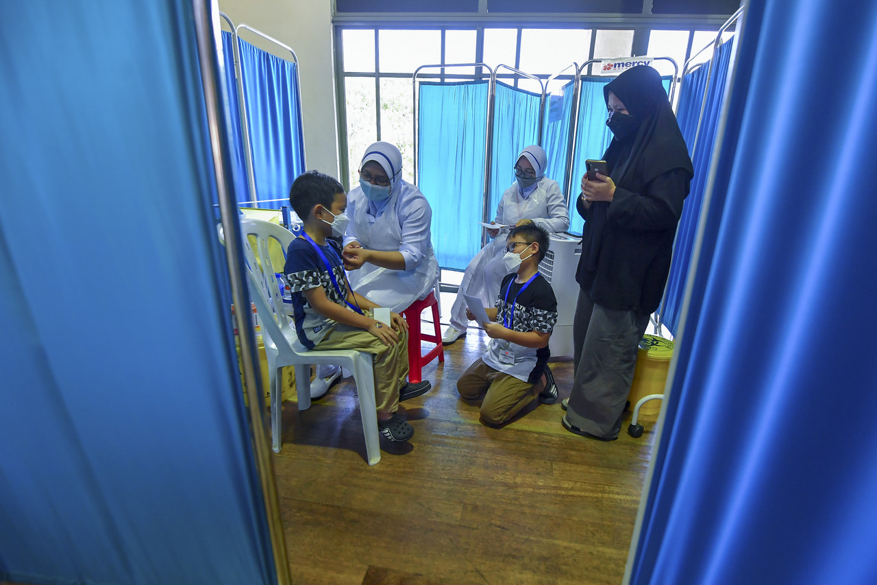 246,869 kanak-kanak terima dos pertama vaksin setakat semalam