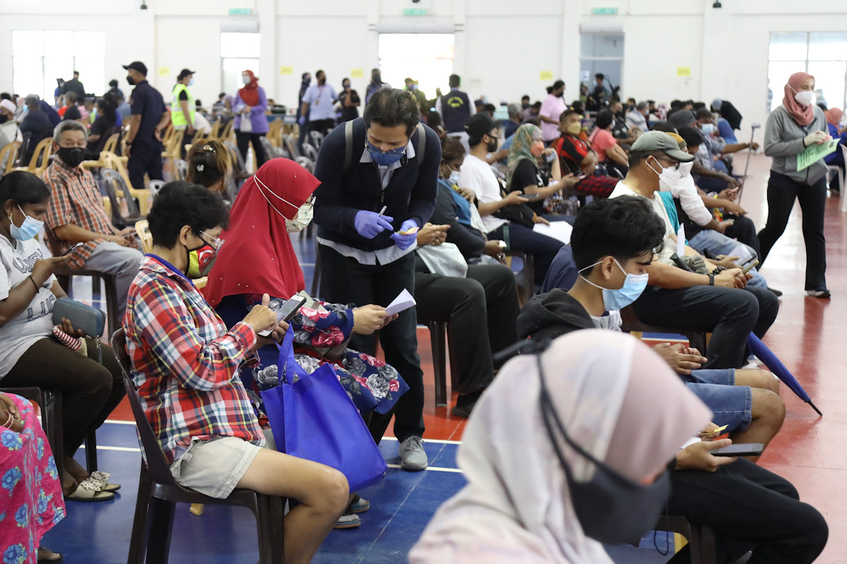 Lebih 100,000 keluarga terkesan bah dapat bantuan RM1,000