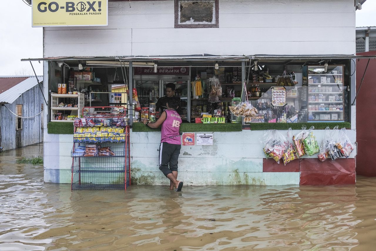 ‘Abang Viva’ Ke Terengganu bawa kereta baharu