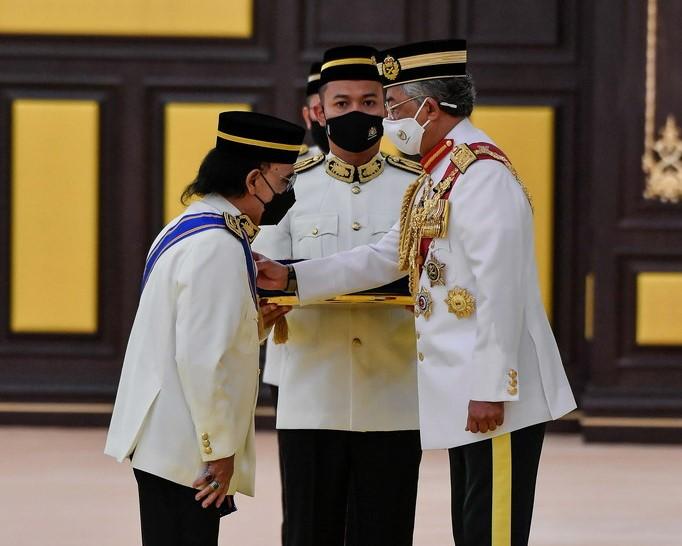 Hail Amir dikurnia darjah kebesaran Panglima Mahkota Wilayah, bawa gelaran Datuk