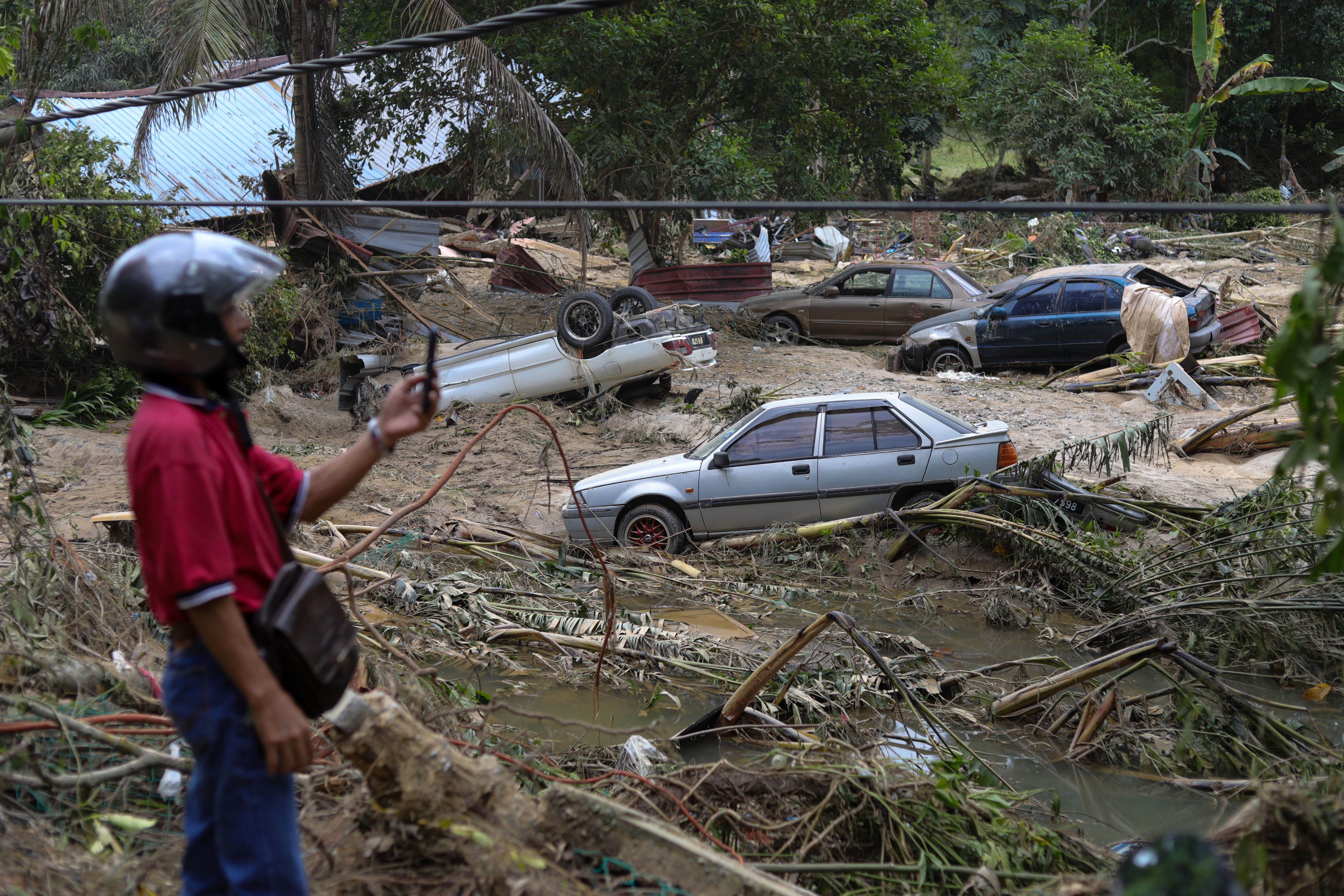 Pelawak terkenal tolak bantuan LZS, rumah siap empat bulan lagi