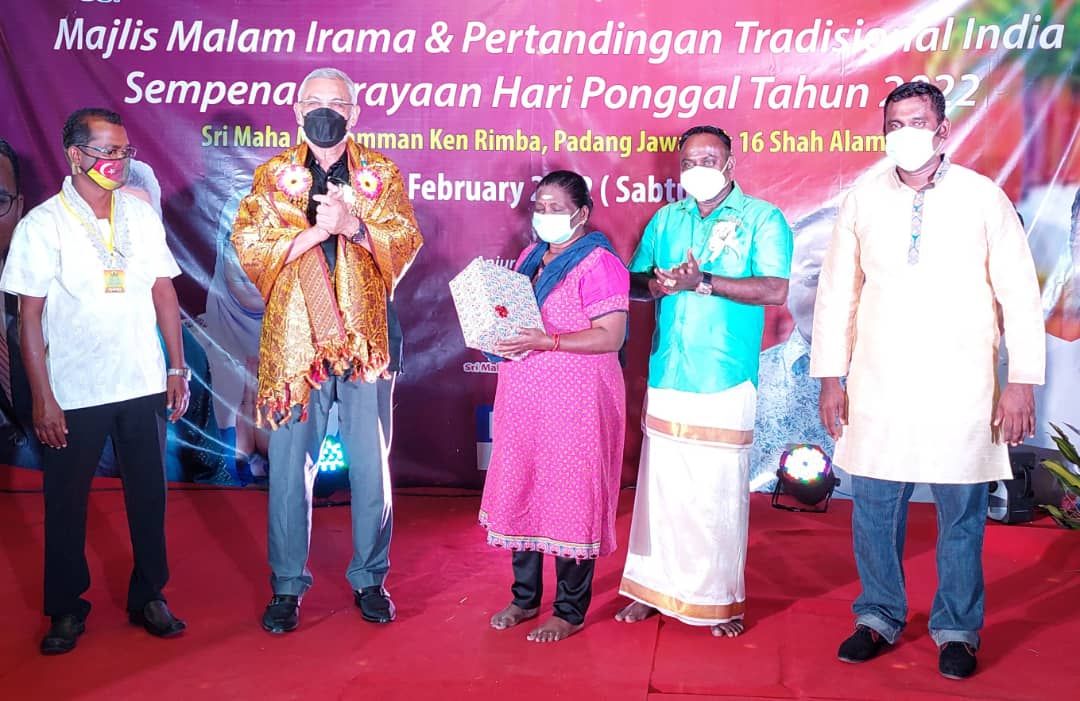 இனங்களுக்கிடையே சகோதரத்துவத்தை வளர்ப்பதில் பாரம்பரிய விழாக்கள் உதவி- ஷா ஆலம் எம்.பி. காலிட் சமாட் உரை