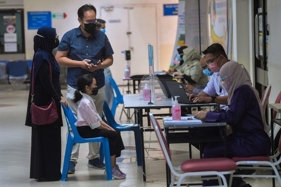 செல்கேர் கிளினிக்குகளில் ஊக்கத் தடுப்பூசி பெற செலங்கா செயலி வழி முன்பதிவு செய்யலாம்