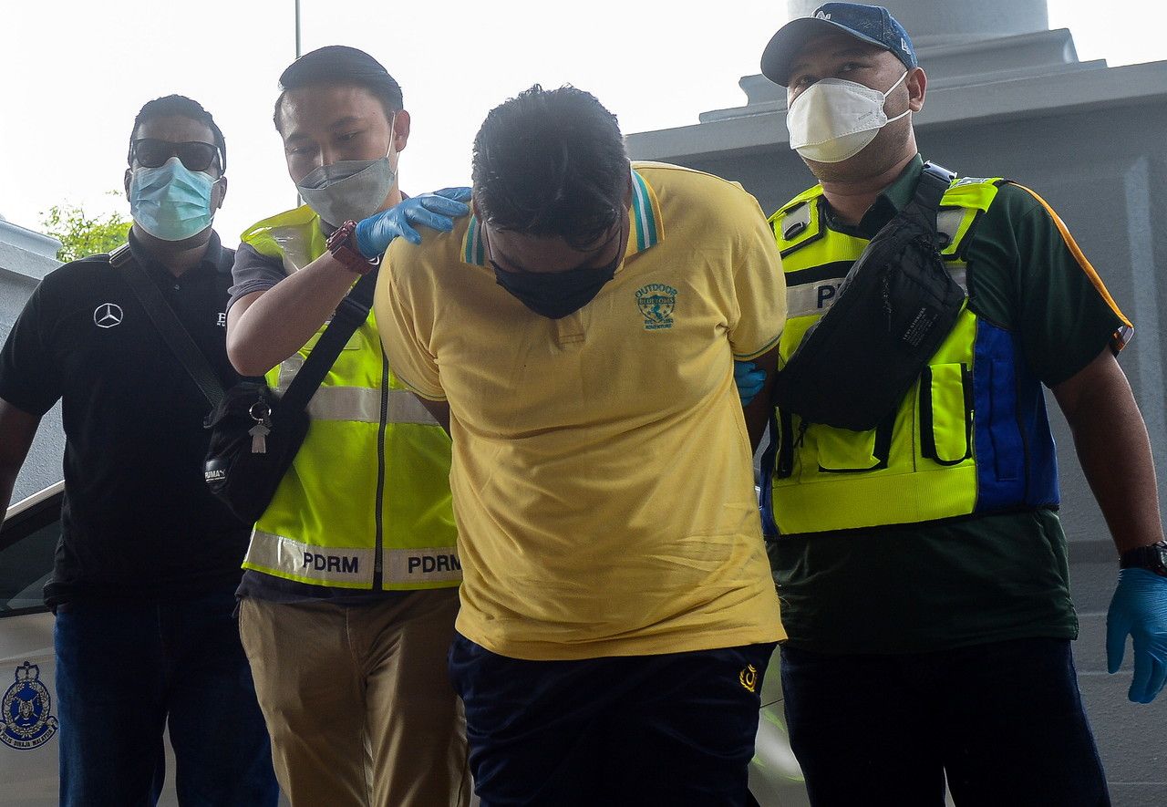 书店女经理毙命校园 男保安今被控谋杀