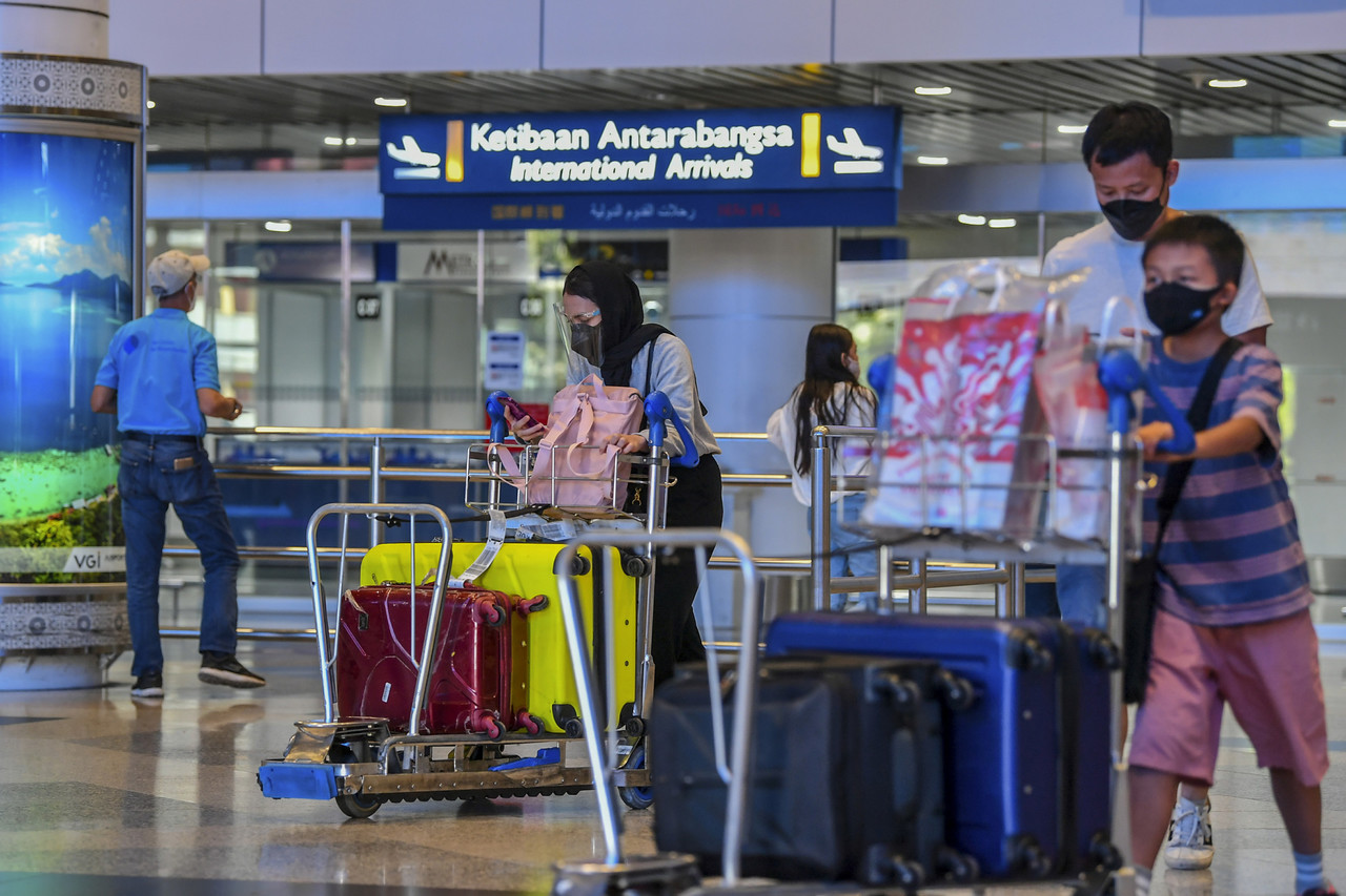 Menteri: Protokol bagi pengembara lancar proses pembukaan sempadan negara