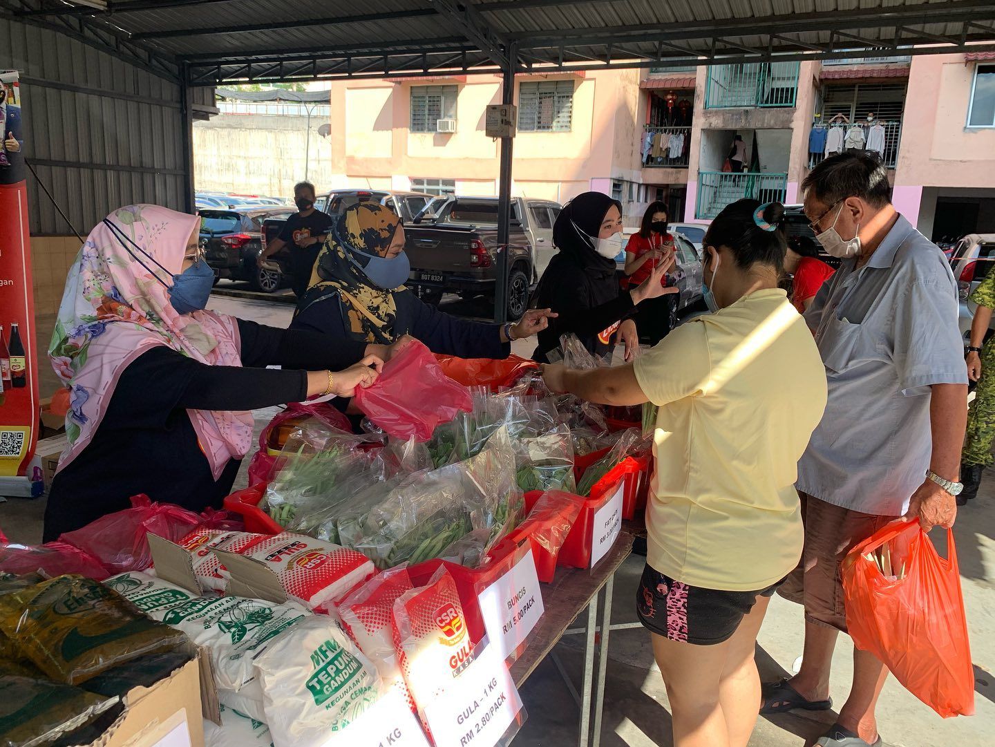 莎阿南3地点本周未日 办日常食品促销活动