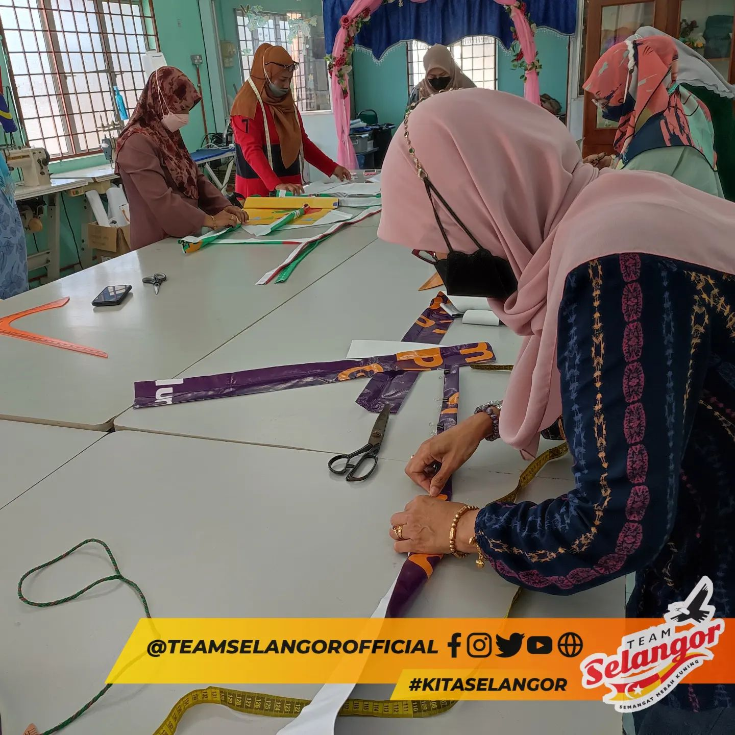 Suri rumah sekitar Beranang ikuti bengkel menjahit guna bahan terpakai