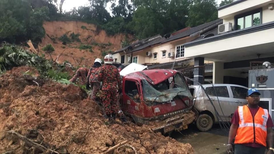 Early Warning Systems installed on four risky slopes in Ampang