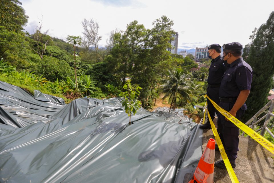 Landslide: Pangsapuri Teratai cliff repair work finishes next month