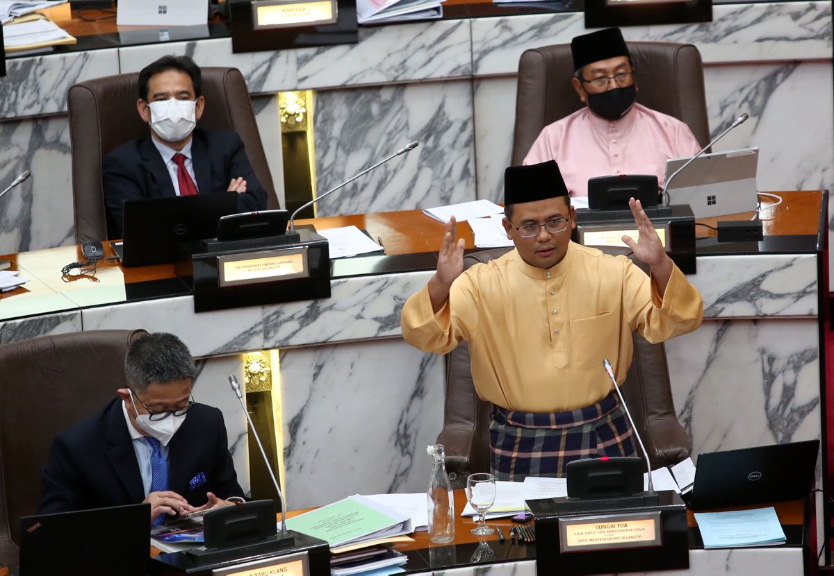 கலைஞர்களின் சுமையைக் குறைக்க பொழுதுபோக்கு துறைக்கு வரிச்சலுகை- மந்திரி புசார் கோடி காட்டினார்