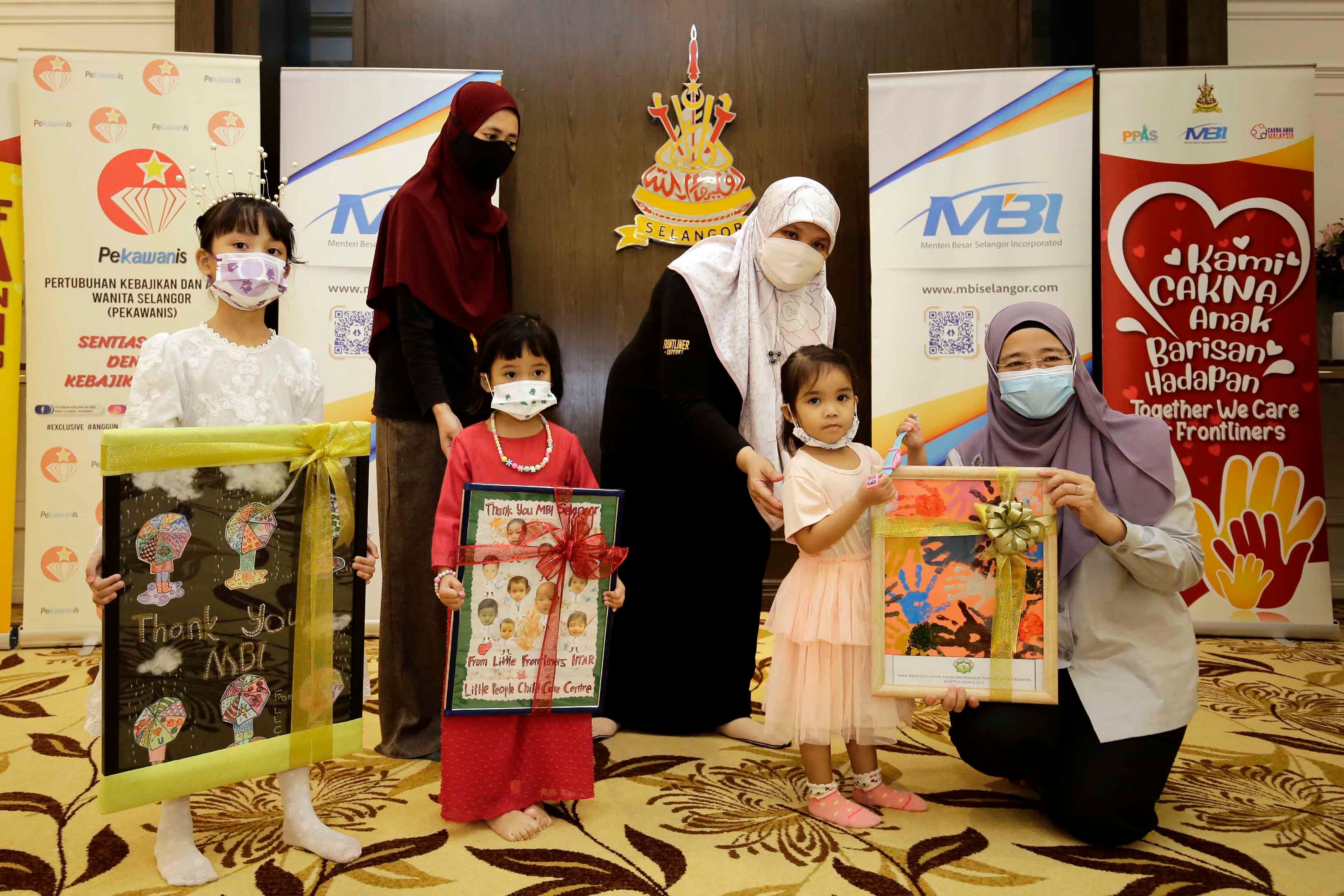 雪州大臣机构拨110万 助359户前线疫下托儿