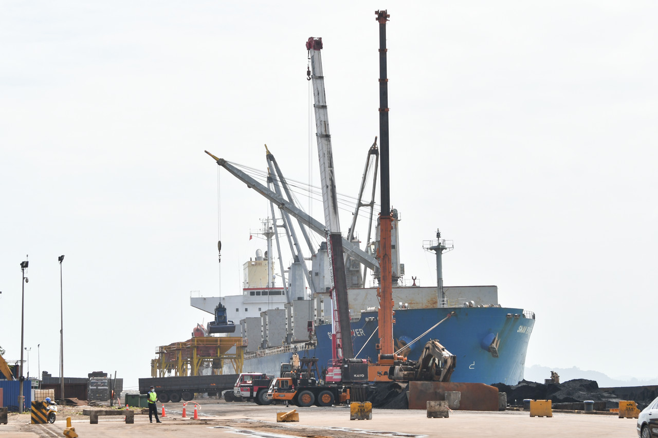 Malaysian ports do not deal directly with Ukrainian ports, says minister