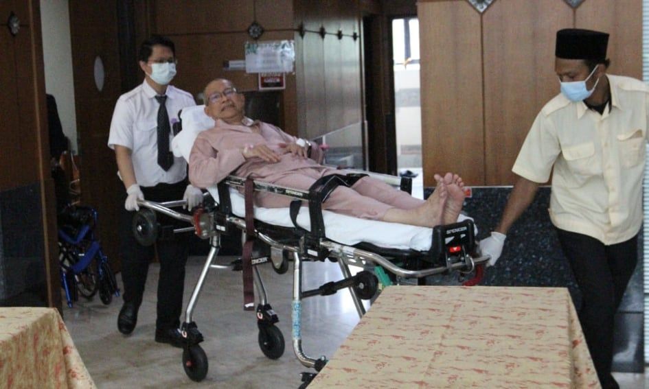 沙阿里今午不适出动救伤车送院 黄瑞林赞是尽职议员.值得学习