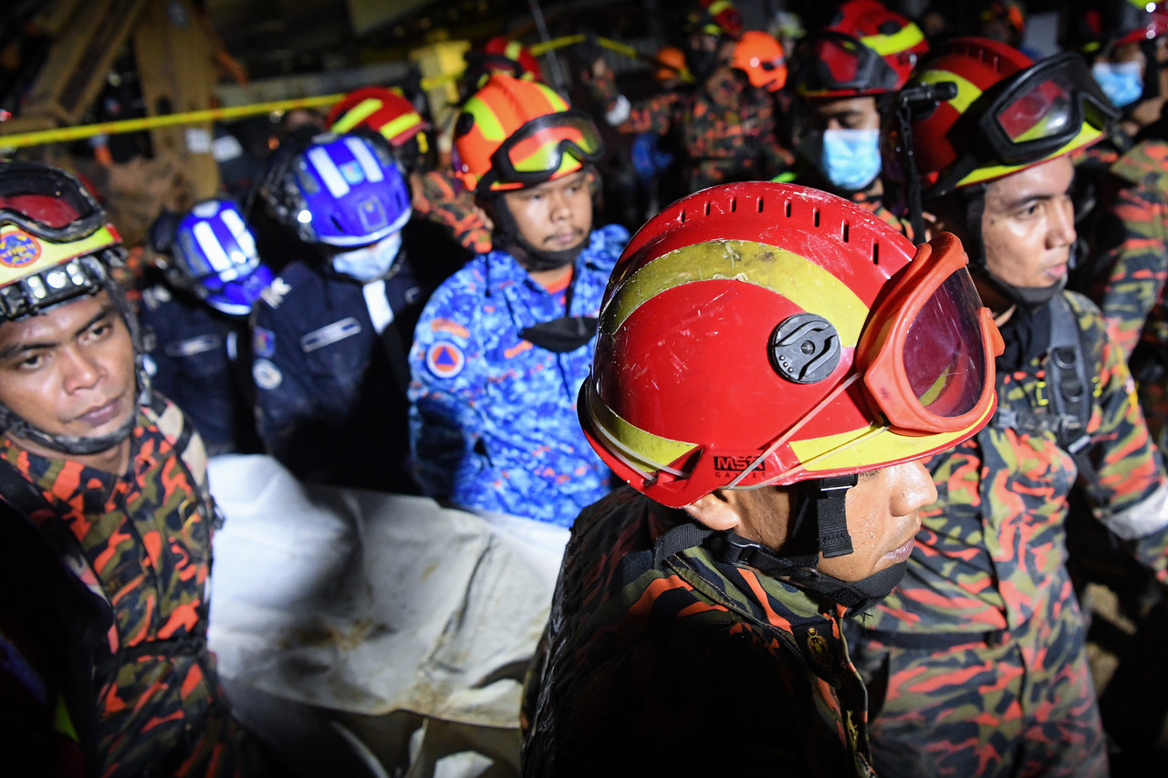 Ampang landslide: Body of elderly woman found — Police