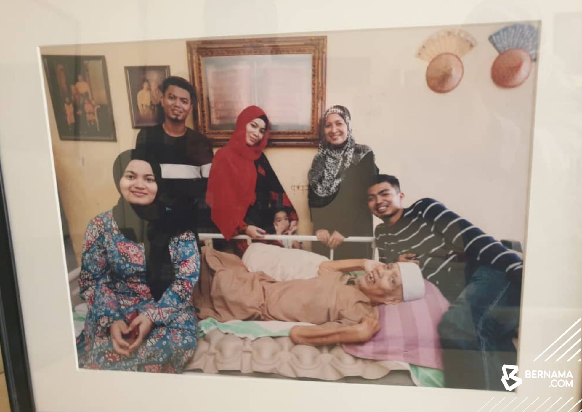 Bekas isteri setia jaga Amran Tompel sehingga akhir hayat