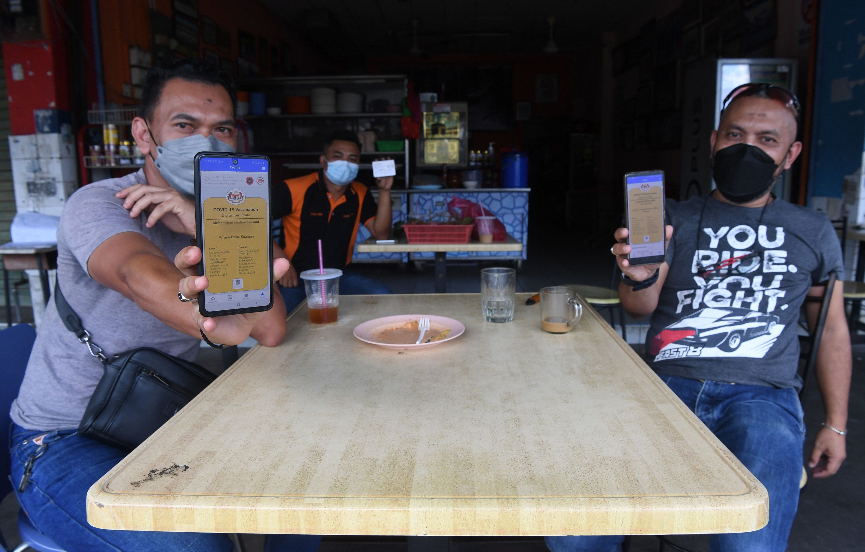 未打加强剂致证书失效 凯里：惟仍可堂食.上班