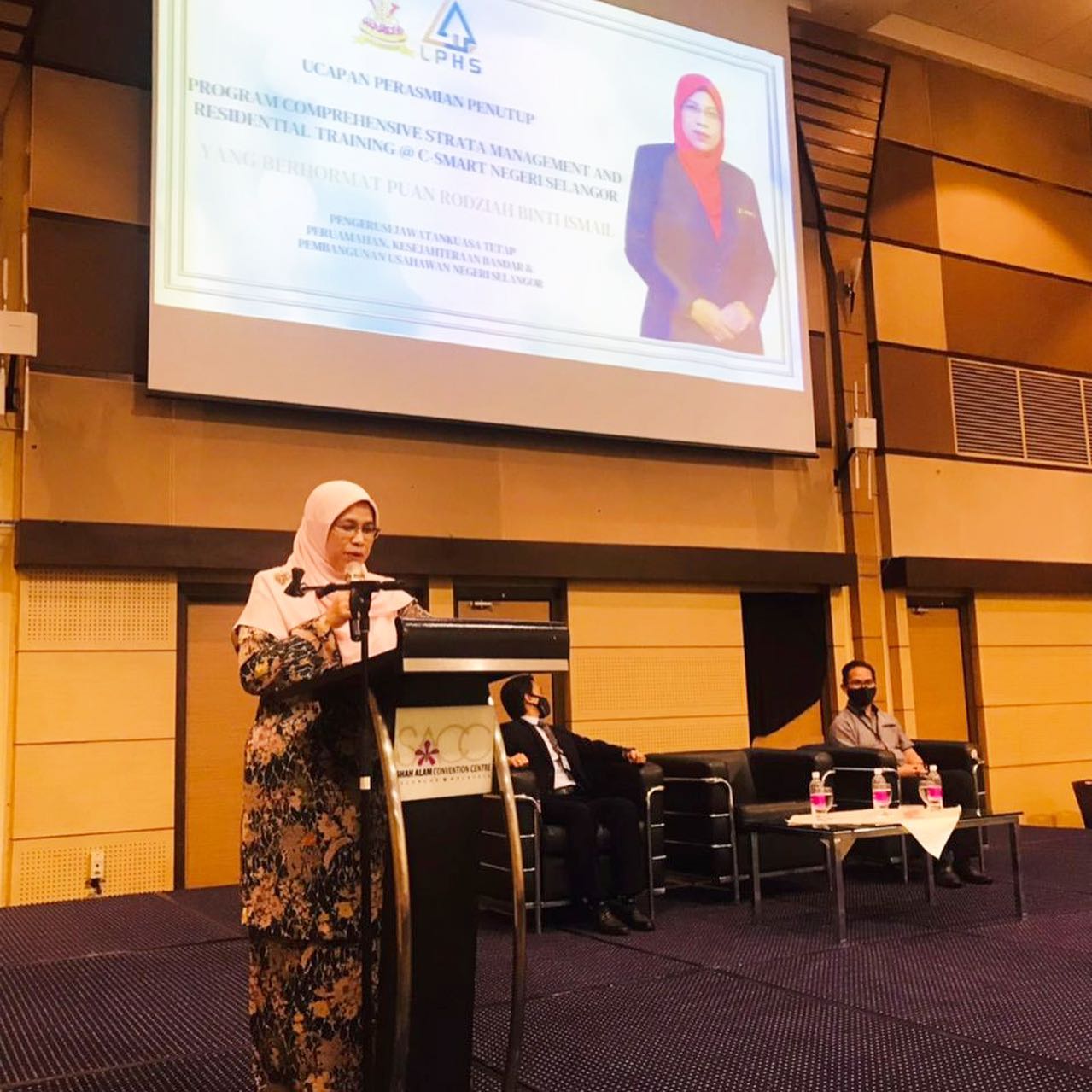 Jelaskan caj senggara, jamin pengurusan strata lebih baik